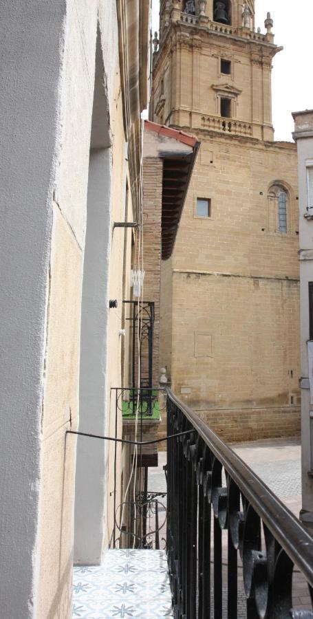 Edificio Privado Con Terraza Appartement Haro Buitenkant foto