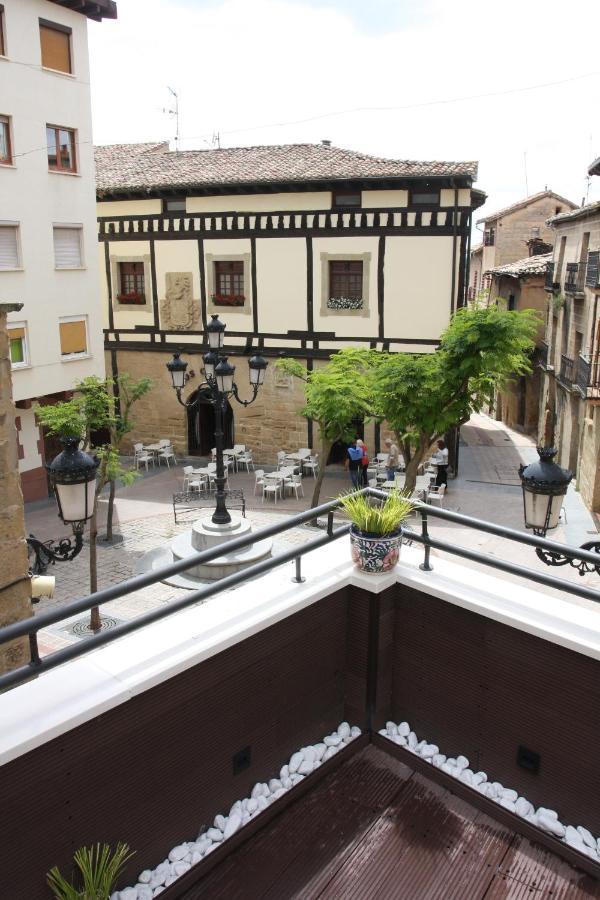 Edificio Privado Con Terraza Appartement Haro Buitenkant foto