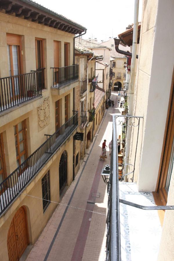 Edificio Privado Con Terraza Appartement Haro Buitenkant foto